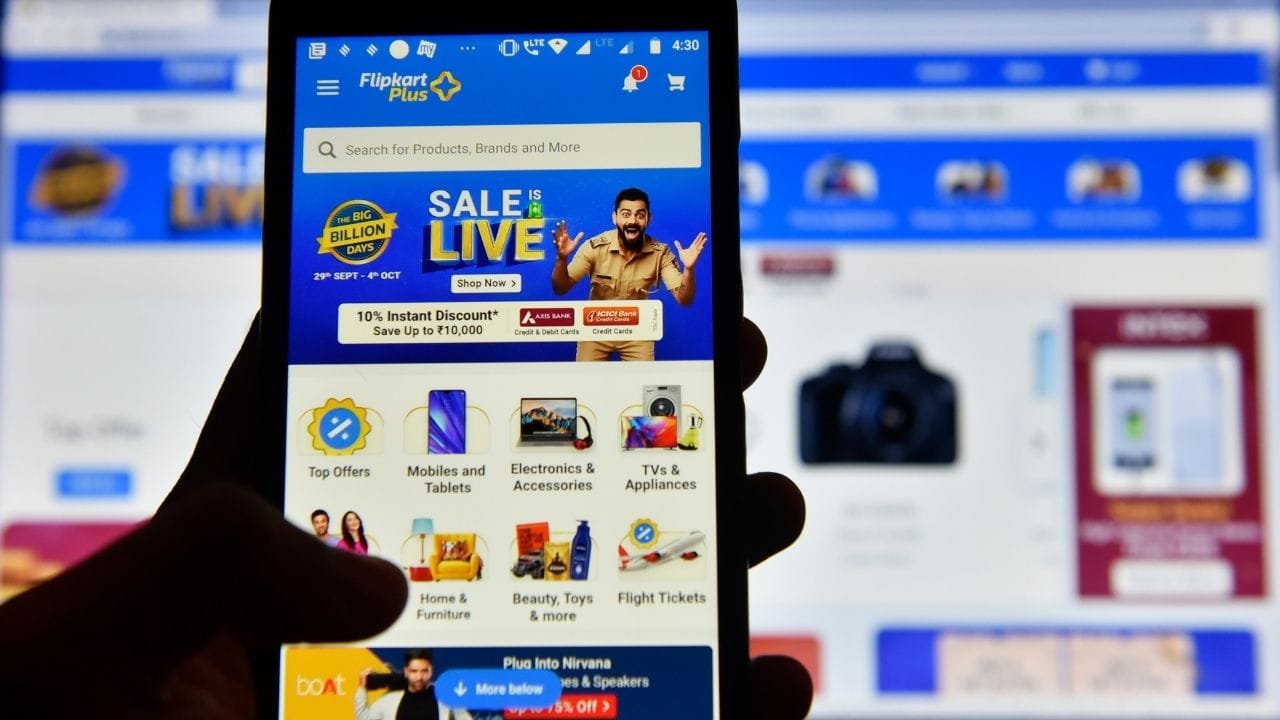 ফ্লিপকার্ট জানিয়েছে, তাদের 'সস্তা লেলে' (Sasta Lele) সেল ২০২৬ শুরু হচ্ছে ৯ মে থেকে। স্মার্টফোন থেকে শুরু করে ইলেকট্রনিক্স যন্ত্রপাতিতে বিরাট ডিসকাউন্ট পাওয়া যাবে।  পাশাপাশি বিভিন্ন বড় ব্যাঙ্কের অফারও পাওয়া যাবে এই সেলে। থাকবে লিমিটেড সময়ের ডিলও। 