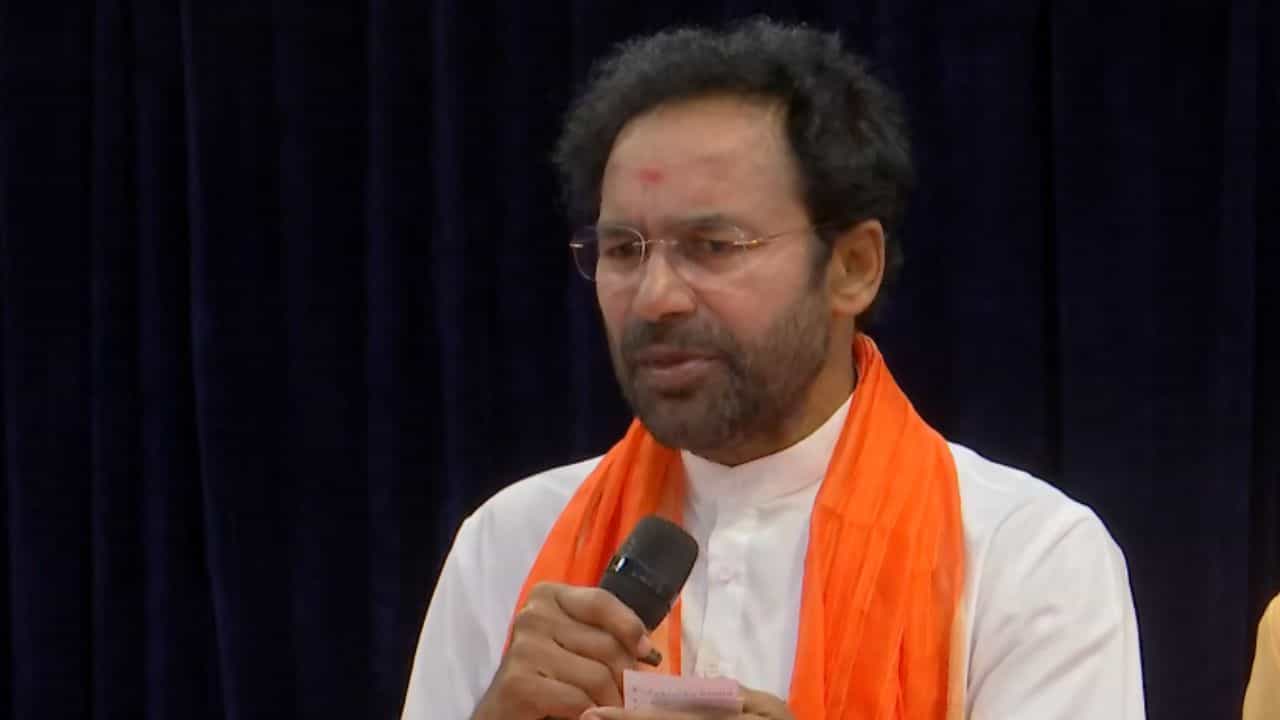 G Kishan Reddy in WB: 'প্রতিটি মেট্রিক টন থেকে টাকা আদায় হয়েছে', ভোটবঙ্গে প্রচারে এসে কয়লা মাফিয়ারাজ নিয়ে সরব কেন্দ্রীয় কয়লামন্ত্রী জি কিসান রেড্ডি G Kishan Reddy in WB: 'প্রতিটি মেট্রিক টন থেকে টাকা আদায় হয়েছে', ভোটবঙ্গে প্রচারে এসে কয়লা মাফিয়ারাজ নিয়ে সরব কেন্দ্রীয় কয়লামন্ত্রী জি কিসান রেড্ডি