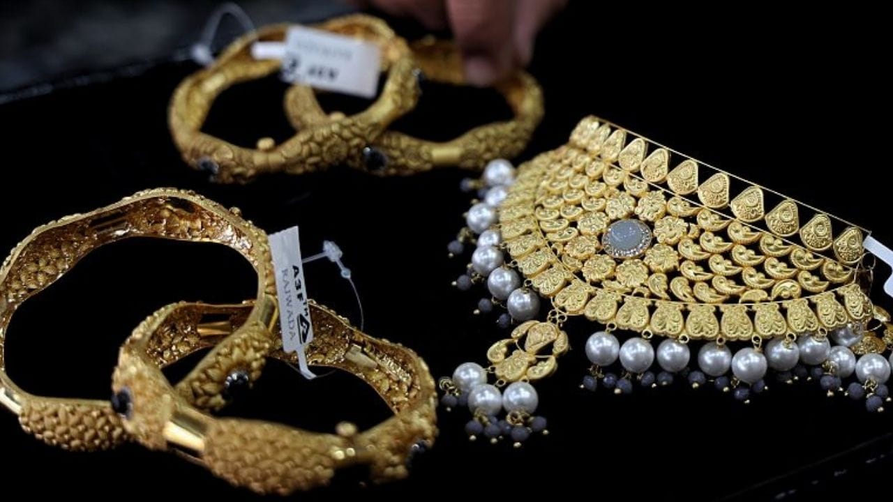 Income Tax Raid হতে পারে যখন-তখন, বাড়িতে কত পরিমাণ সোনার গহনা রাখা যায় জানেন?
