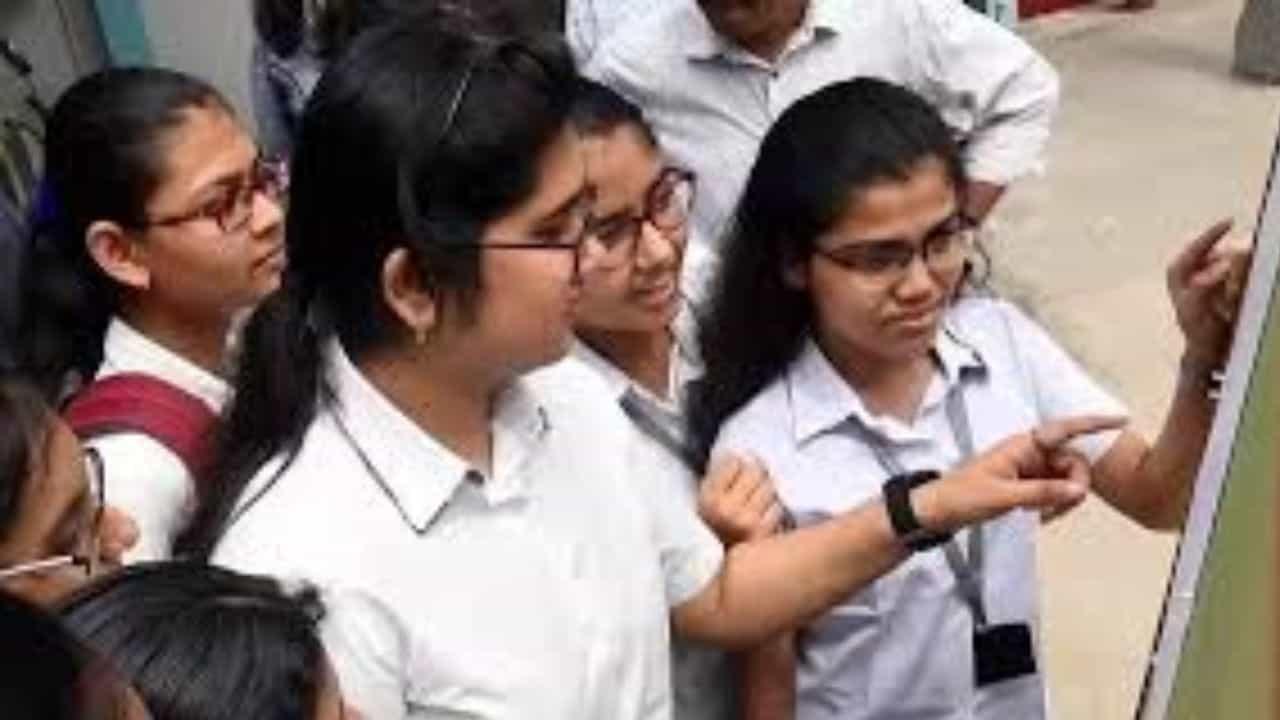 WB HS Result 2026 Date: নির্বাচনের আগেই কি উচ্চমাধ্যমিকের ফলপ্রকাশ? কী জানাল সংসদ?