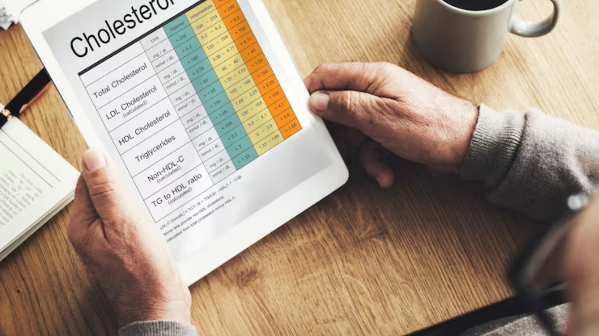 ফাইবারের ম্যাজিক: ওটস, ডালিয়া এবং ব্রাউন রাইসের মতো ফাইবার সমৃদ্ধ খাবার শরীর থেকে বাড়তি চর্বি বা কোলেস্টেরল বের করে দিতে সাহায্য করে।