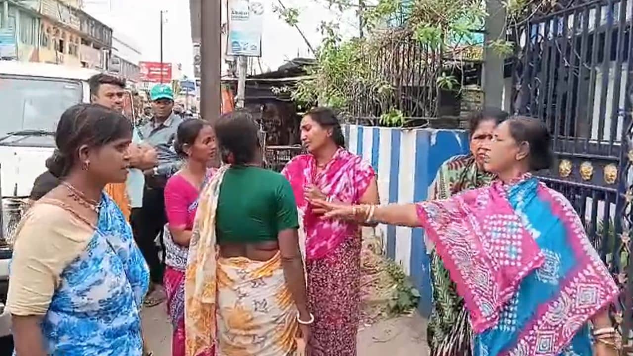 Howrah de-addiction centre death: ১৪ দিন আগেই ভর্তি হয়েছিলেন, নেশামুক্তি কেন্দ্রে যুবককে দেখে শিউরে উঠলেন সবাই