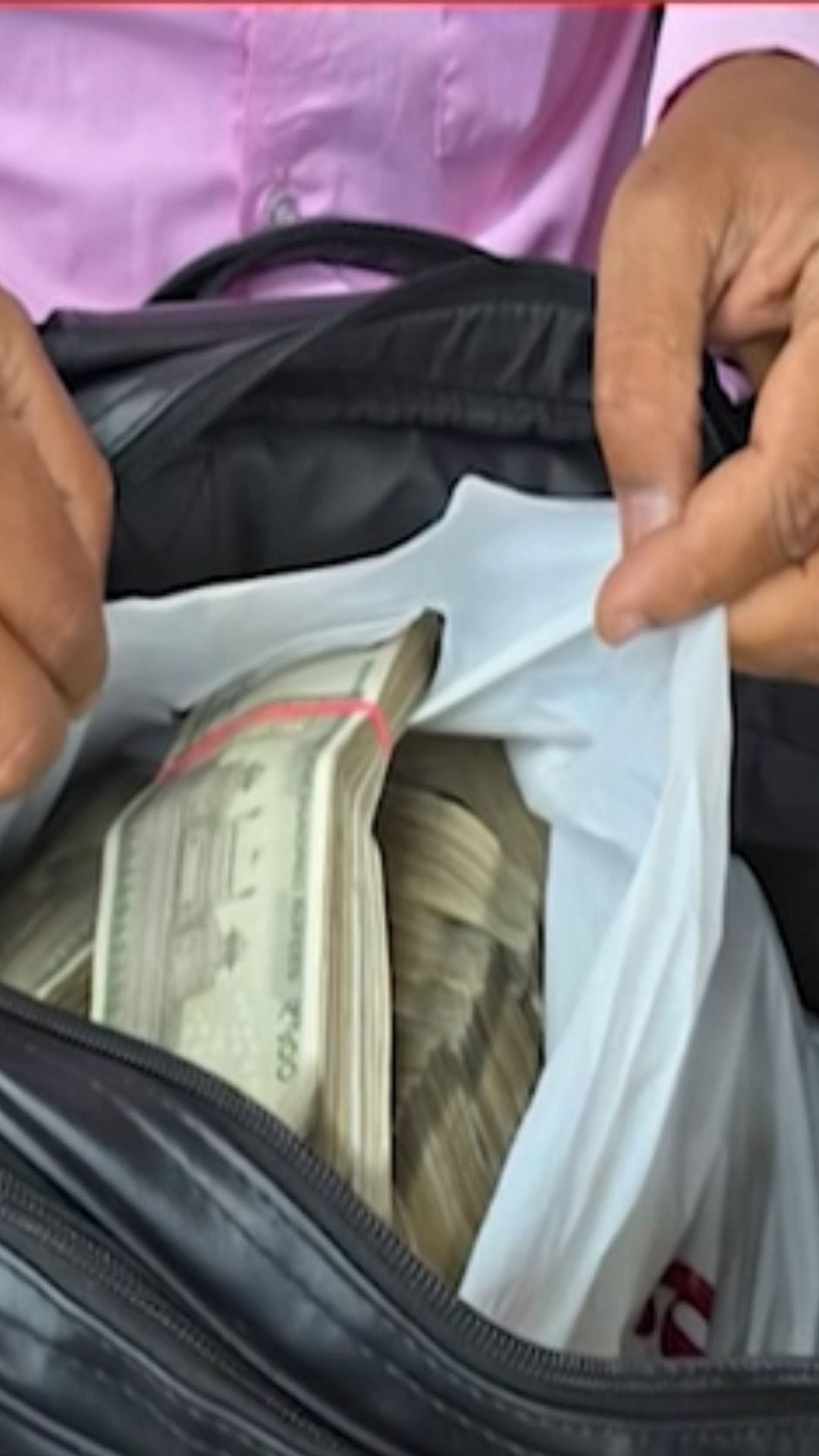 কলকাতার রাজপথে লাখ লাখ টাকা উদ্ধার!