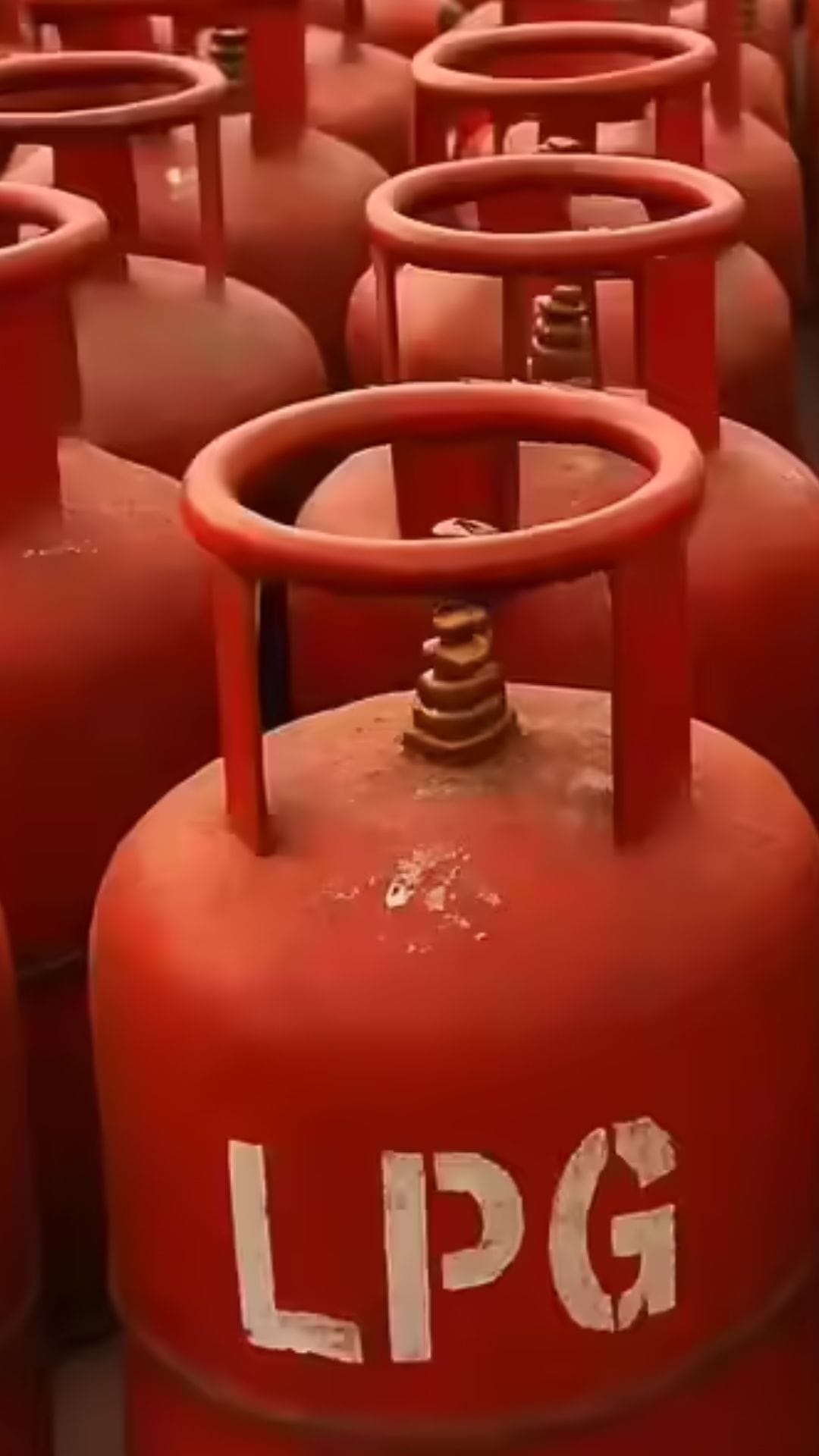 LPG উৎপাদন আরও বাড়াতে ব্যস্ত ভারত