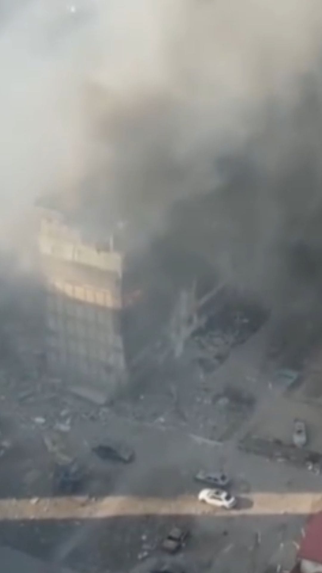 ‘বন্ধু’র থেকে শিক্ষা...ক্যাম্পাসে বিমান হামলা!