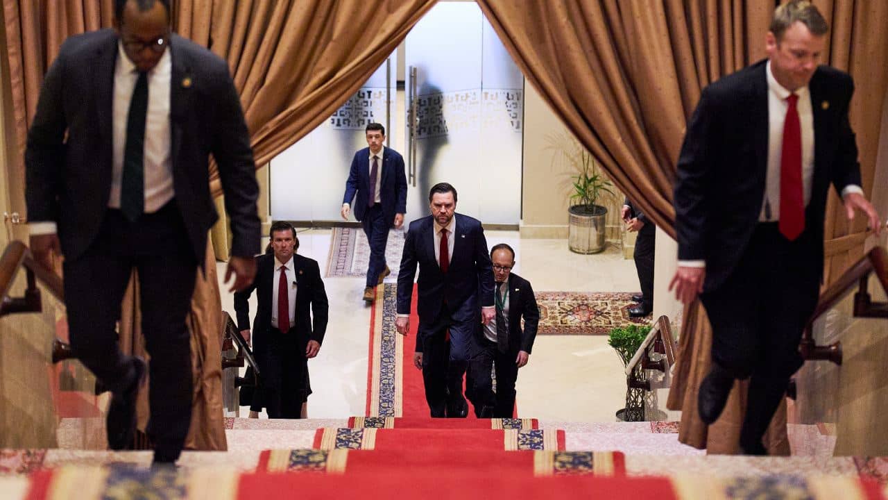 Iran-USA Peace Talks Failure: পশ্চিম এশিয়ায় ফের রণডঙ্কা? নিষ্ফলা ২১ ঘণ্টা ম্যারাথন বৈঠক, ভেস্তে গেল ইরান-আমেরিকার শান্তি আলোচনা