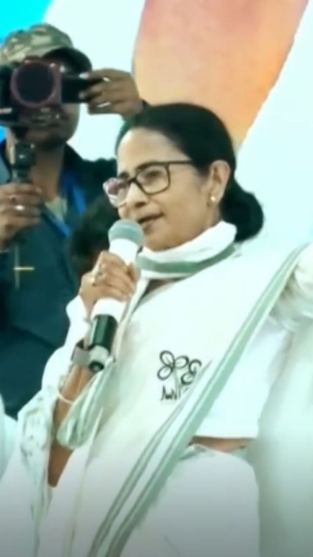 বার্নল লাগিয়ে জ্বালিয়ে দেবে সব, এভাবে ভোট হয়?: মমতা বন্দ্যোপাধ্যায়