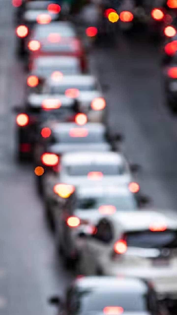 ব্যস্ত শহরে নেই যানজটের যন্ত্রণা, স্বাভাবিক ছন্দে মহানগরীর ট্রাফিক