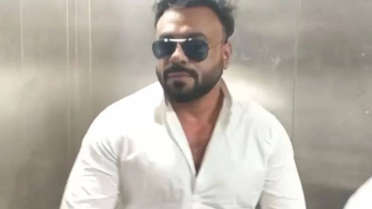 ED on Jay Kamdar: ৪ মাসে ৫০০ কোটি জমা অ্যাকাউন্টে! ব্যবসায়ী জয়ের পিছনে রয়েছে একাধিক রাঘব বোয়াল?