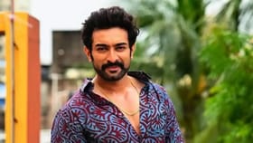 চেকের ছবি দিয়ে ‘আত্মপ্রচার’ জিতু কমলের