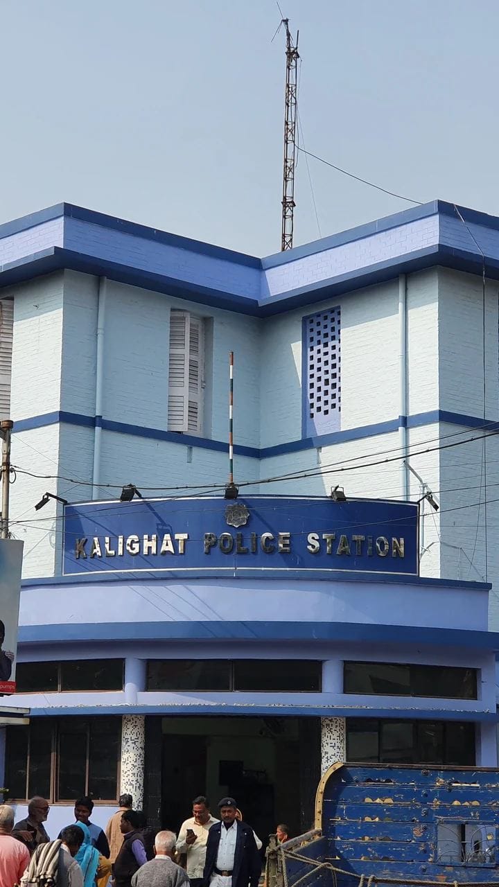 দ্বিতীয় দফার ভোটের আগে বড় পদক্ষেপ, কালীঘাট ও আলিপুর থানার ওসি বদল