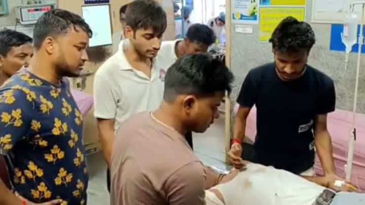 Purba Bardhaman Assembly: তপ্ত সমুদ্রগড়, তৃণমূল-বিজেপির ব্যাপক সংঘর্ষ Purba Bardhaman Assembly: তপ্ত সমুদ্রগড়, তৃণমূল-বিজেপির ব্যাপক সংঘর্ষ