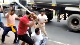 রাস্তায় ফেলে TMC কর্মীকে বাঁশপেটা! ভোটের ২ দিন আগে রণক্ষেত্র সমুদ্রগড