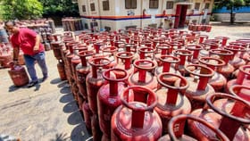 অ্য়াড্রেস প্রুফ লাগবে না, একটা নথি থাকলেই পাবেন LPG Cylinder