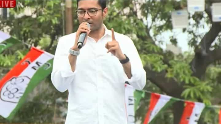 Abhishek Banerjee: আরামবাগের স্টিয়ারিং আমার হাতে থাকবে: অভিষেক Abhishek Banerjee: আরামবাগের স্টিয়ারিং আমার হাতে থাকবে: অভিষেক