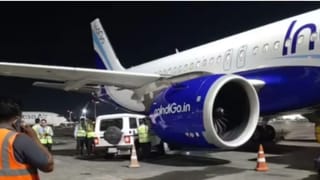SUV rams IndiGo plane: বিমানের ইঞ্জিনে সজোরে ধাক্কা বোলেরো গাড়ি, কলকাতায় এয়ারপোর্টে ভয়ঙ্কর ঘটনা