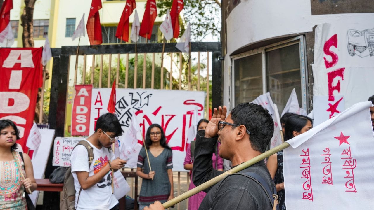 Jadavpur University: ভোটের মুখে যাদবপুরে বড় জয় বামেদের, সব বিভাগেই জয়জয়কার