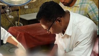 কী কাণ্ড! শেষ পর্যন্ত ওটি রুমে তৃণমূল প্রার্থী, দেখুন কী করলেন