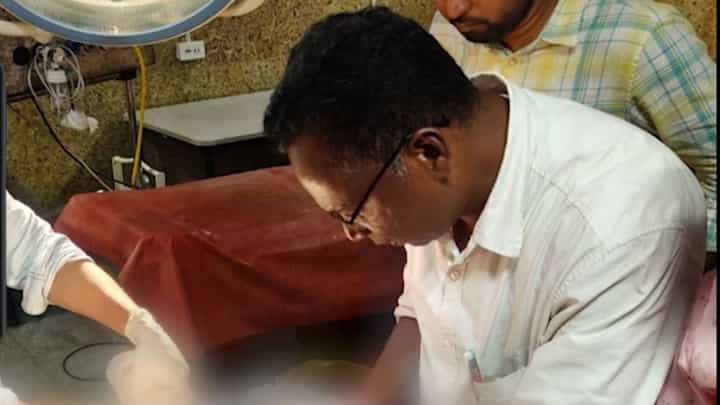 কী কাণ্ড! শেষ পর্যন্ত ওটি রুমে তৃণমূল প্রার্থী, দেখুন কী করলেন কী কাণ্ড! শেষ পর্যন্ত ওটি রুমে তৃণমূল প্রার্থী, দেখুন কী করলেন