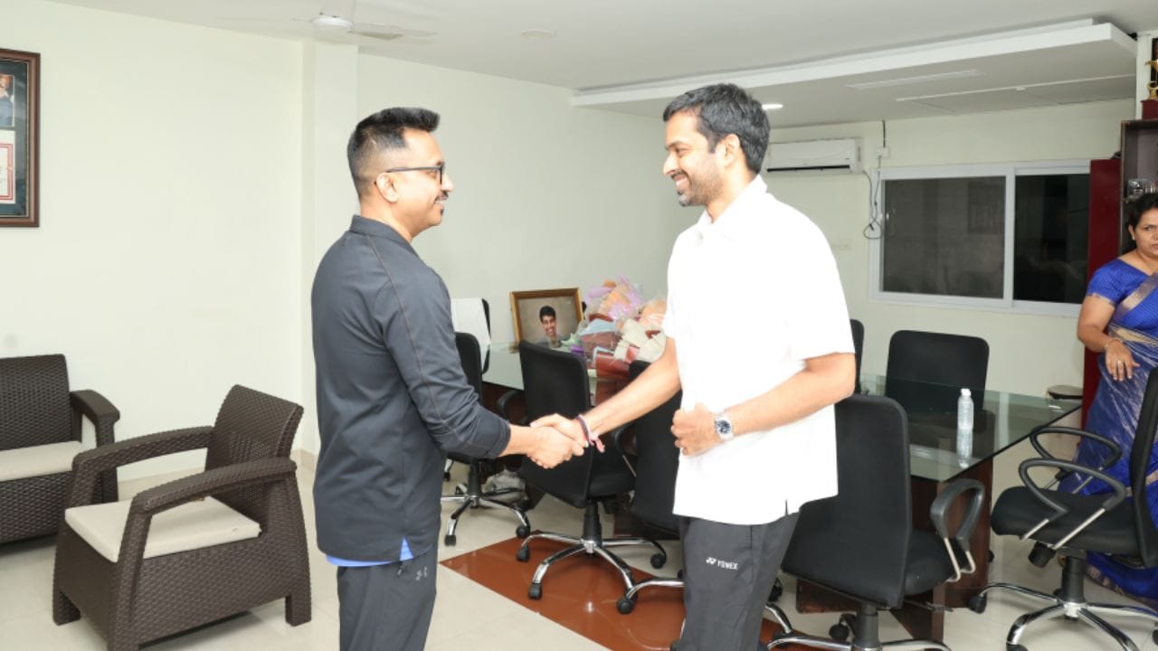 Large Image Badminton