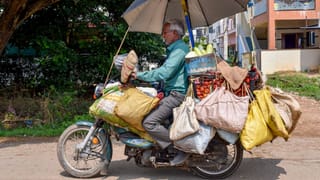বাইক নিয়ে বেরলেই ধরা হবে! কাদের ছাড় আছে জানুন