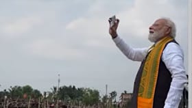 সভা করতে এসে নিজেই 'রিপোর্টার' হয়ে গেলেন মোদী