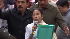 কোনও তদন্তে মুখ্যমন্ত্রীর ঢুকে পড়ার কোনও দৃষ্টান্ত নেই: সুপ্রিম কোর্ট