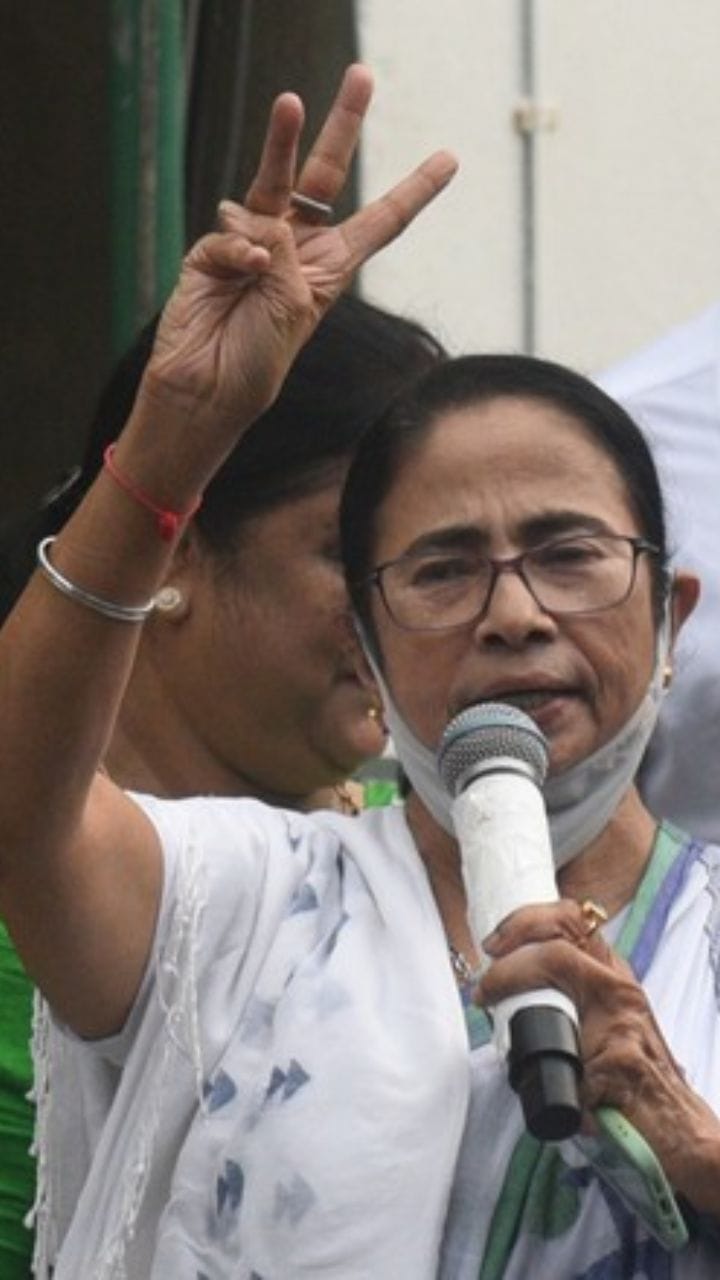 তৃণমূলের হয়ে 'প্রচার',  সাসপেন্ড ৫ BLO