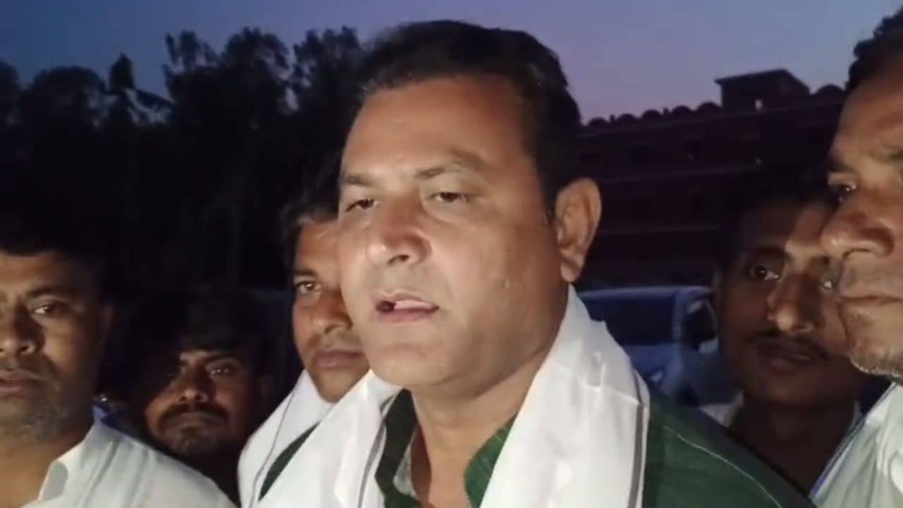 Malda News: BJP, CPM ও কংগ্রেসকে ভোট দেবে তাদেরকে চিহ্নিত করে রাখুন, ভোটের পর..., কী নিদান তৃণমূল নেতার?