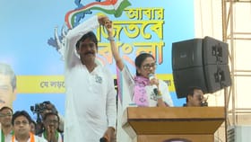 শওকত আমার ডান হাত, ওকে খুন করতে চায়: মমতা