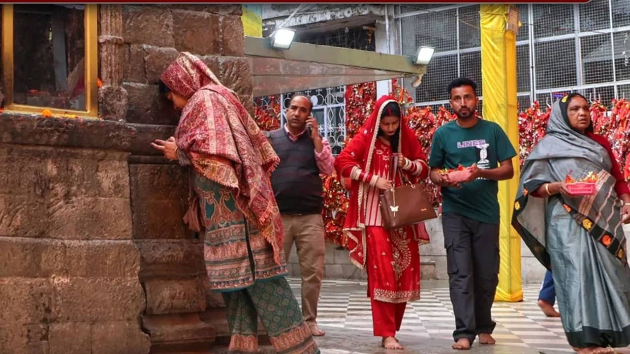 মন্দিরে দেবদর্শনের পর কেন করা হয় পরিক্রমা? নেপথ্যে রয়েছে কোন বিশ্বাস?