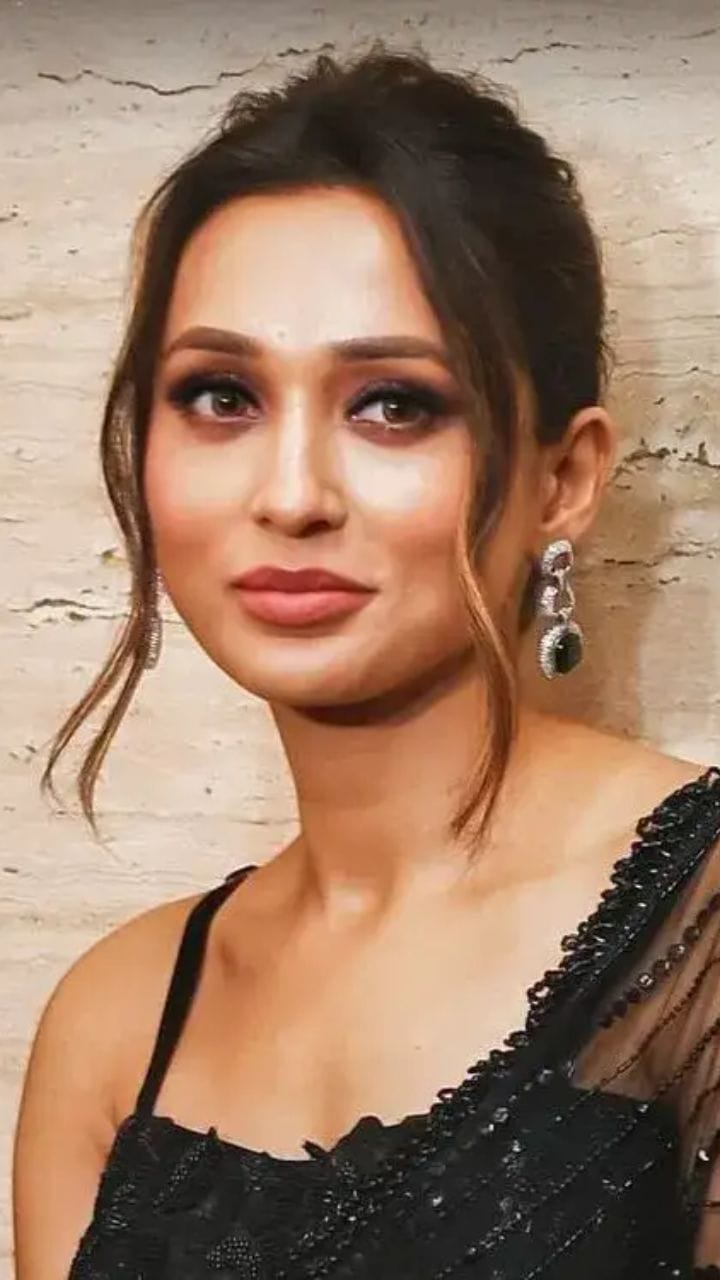 ফেসবুকে যুদ্ধ করে লাভ নেই, এটাই আসল যুদ্ধের ময়দান: মিমি