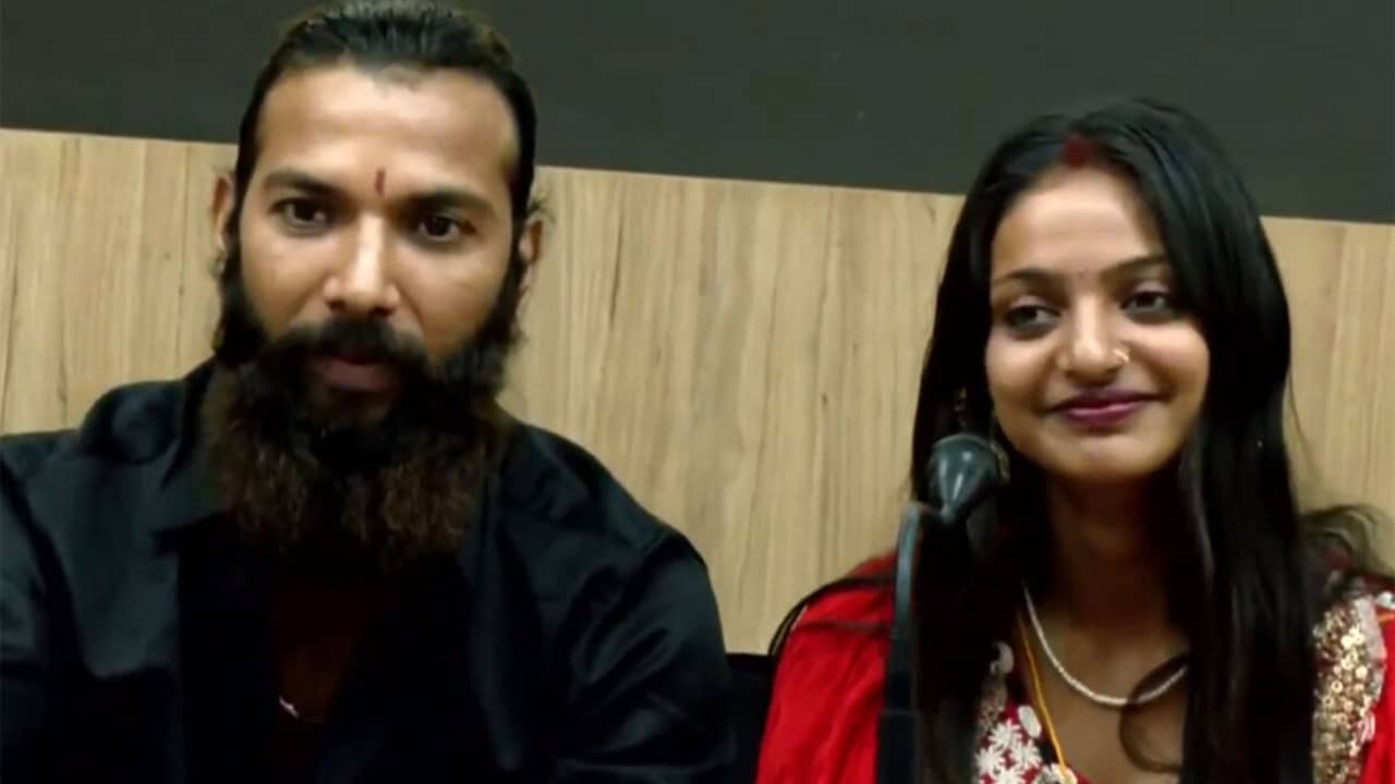 বিয়ের ১ মাস ঘুরতেই মা হচ্ছেন কুম্ভমেলার মোনালিসা! কী জানালেন স্বামী ফরমান খান?