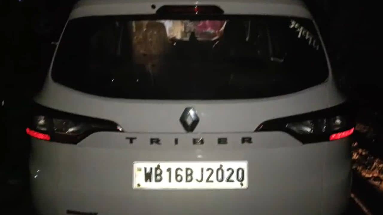 Dhaniakhali cash seizure: টাকা বিলির অভিযোগ, উদ্ধার ২ লক্ষ ১০ হাজার ৮৮০ টাকা