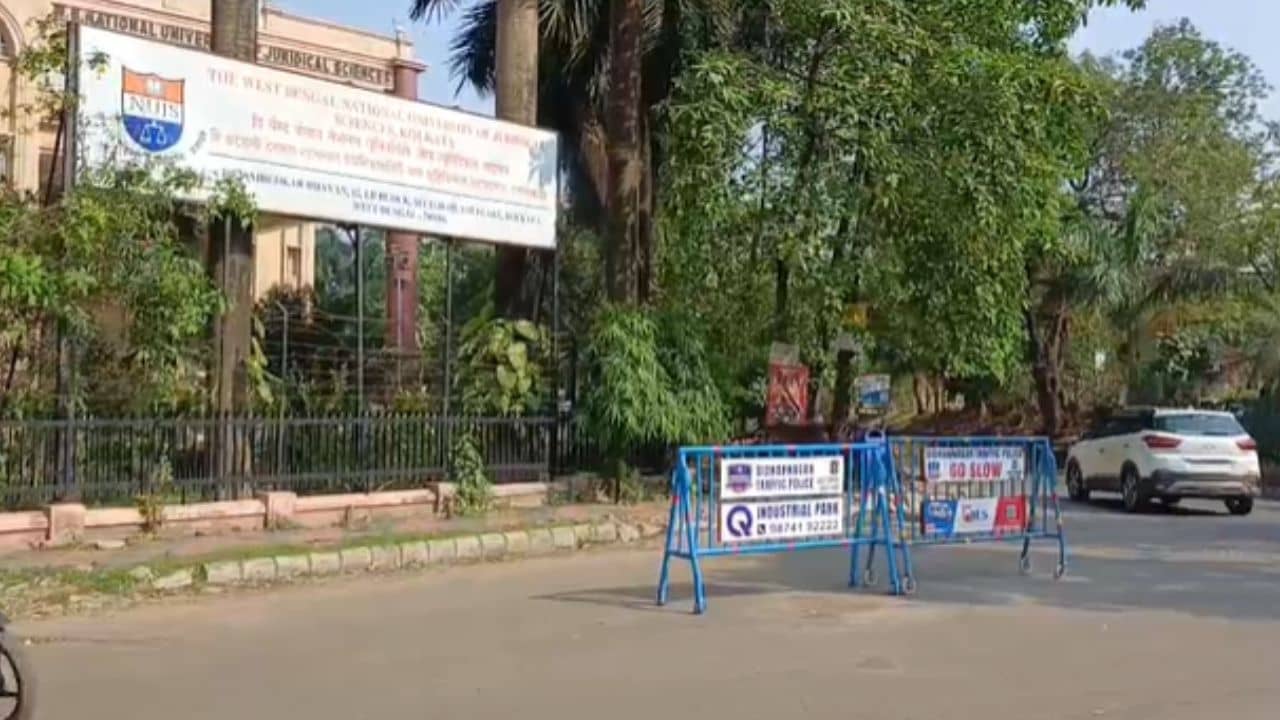 NUJS Student Death Hostel Fall: জুডিশিয়াল সায়েন্স হোস্টেলের নীচ থেকে এক ছাত্রের দেহ উদ্ধার! মৃত্যুর কারণ নিয়ে ধোঁয়াশা