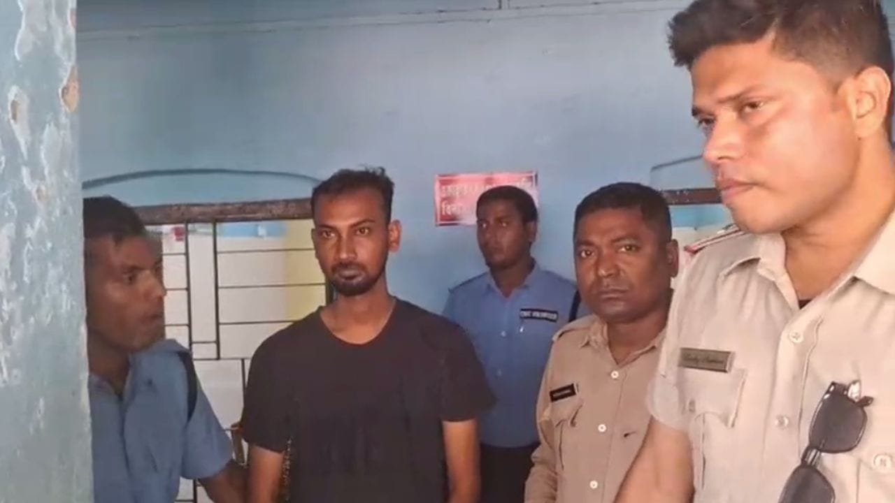 Ranaghat Fake Currency Recover: রানাঘাট থেকে গুচ্ছ-গুচ্ছ জাল নোট উদ্ধার Ranaghat Fake Currency Recover: রানাঘাট থেকে গুচ্ছ-গুচ্ছ জাল নোট উদ্ধার