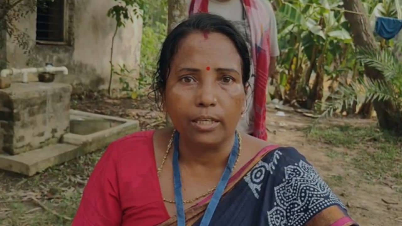 BLO Attacked : ছেলের নাম কেন ওঠেনি? ভোট চলাকালীন বিএলও-কে চড়-থাপ্পড়! উত্তেজনা নারায়ণগড়ে