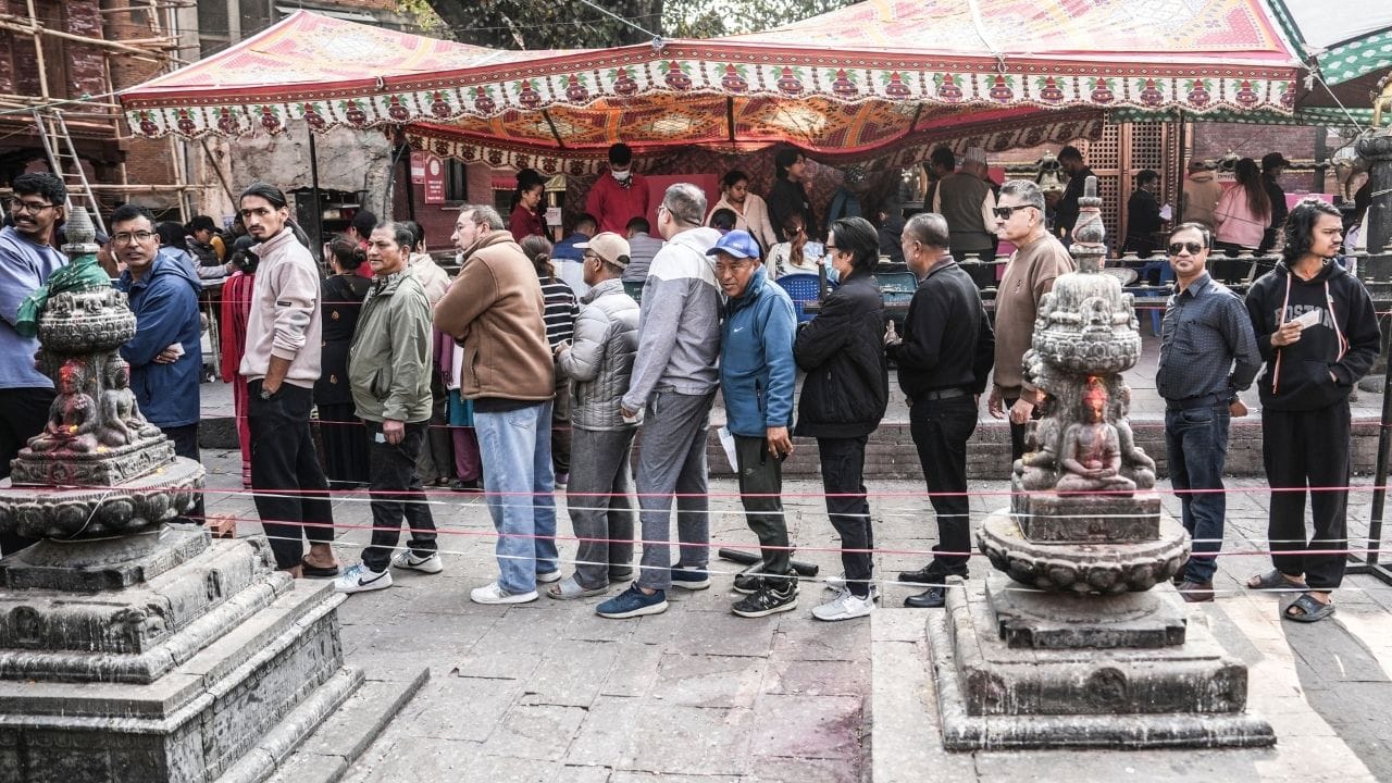 নেপালের অর্থ মন্ত্রক ইতিমধ্যেই এই সিদ্ধান্তে সিলমোহর দিয়েছে। কম্প্রোটলার জেনারেলের অফিসেও এই নির্দেশ পৌঁছেছে। তবে কবে থেকে এই নিয়ম চালু হচ্ছে, তা এখনও জানা যায়নি।  