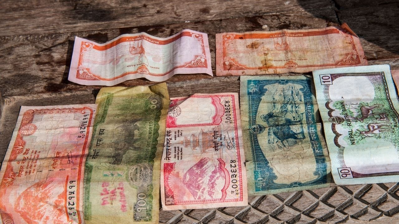 ভারত নয়, এই বড় সিদ্ধান্ত নিয়েছে প্রতিবেশী দেশ নেপাল। সেখানের নতুন সরকারের প্রধানমন্ত্রী বালেন শাহ এই নিয়ম চালু করার ঘোষণা করেছেন। এই সিদ্ধান্তে সরকারি কর্মীরা খুবই খুশি।