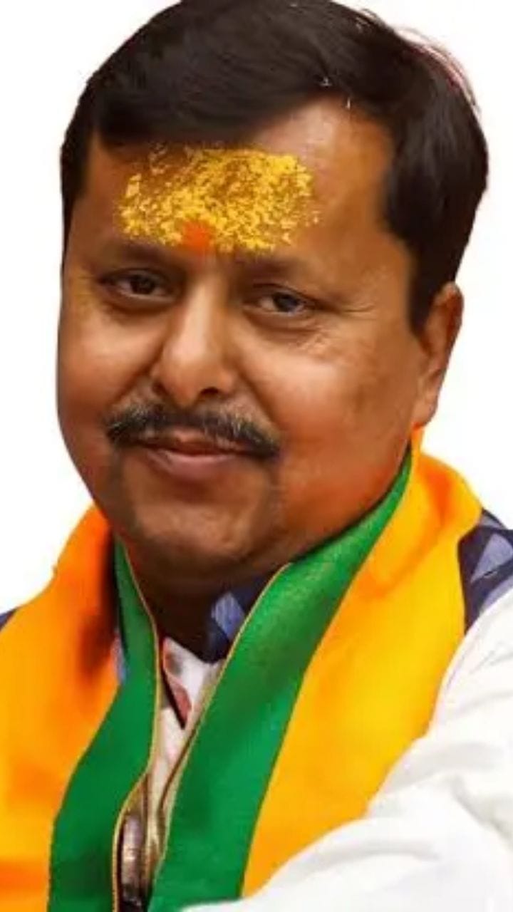 কলকাতায় এসে মেয়র ফিরহাদকে 'বাংলাদেশি' তকমা নিতিনের