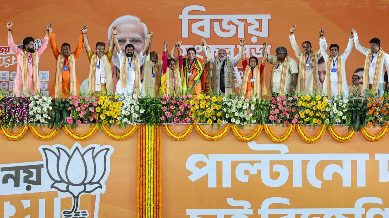 আরজি করে তিলোত্তমাকাণ্ডের উল্লেখ করে মোদী বলেন, "আরজি কর মেডিক্যাল কলেজের ঘটনা নিশ্চয়ই আপনাদের মনে আছে।"