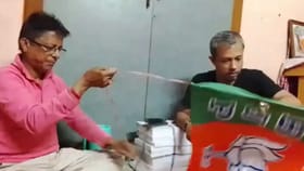 আচরণবিধি লঙ্ঘনের অভিযোগ তোলে TMC, পানিহাটির সেই আধিকারিককে সরাল কমিশন