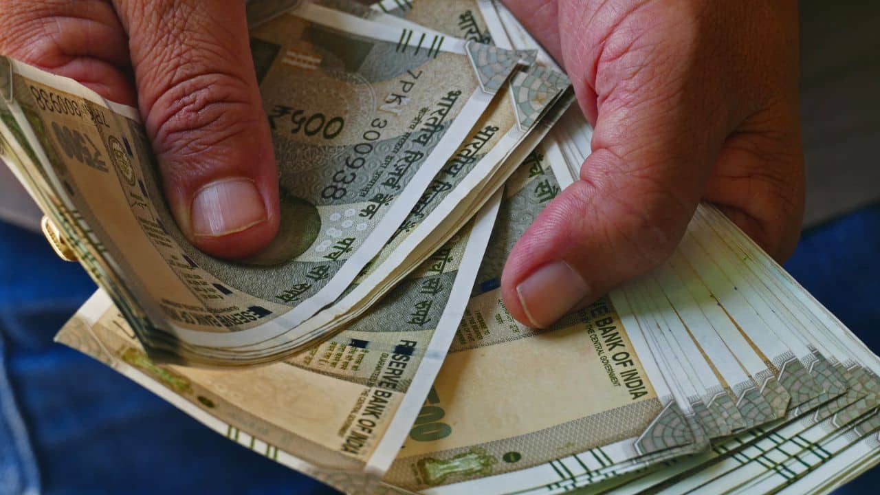 Post Office Investment Scheme: বিনিয়োগ করুন ন্যুনতম এক হাজার, রিটার্ন মিলবে ৪৫ হাজার টাকা! পোস্ট অফিসের এই স্কিমের কথা জানেন?