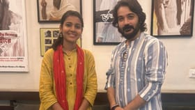 প্রচারের মাঝে প্রসেনজিতের বাড়িতে বালিগঞ্জের বামপ্রার্থী আফরিন শিল্পী