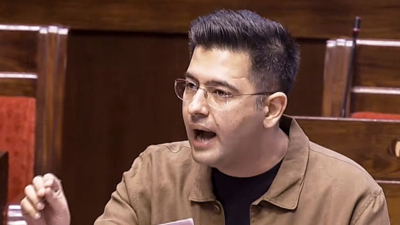 এছাড়া শেয়ার ও বন্ড রয়েছে ৬ লক্ষ টাকার। রাঘব চাড্ডার একটি মারুতি সুজুকি সুইফ্ট ডিজায়ার গাড়ি রয়েছে।  