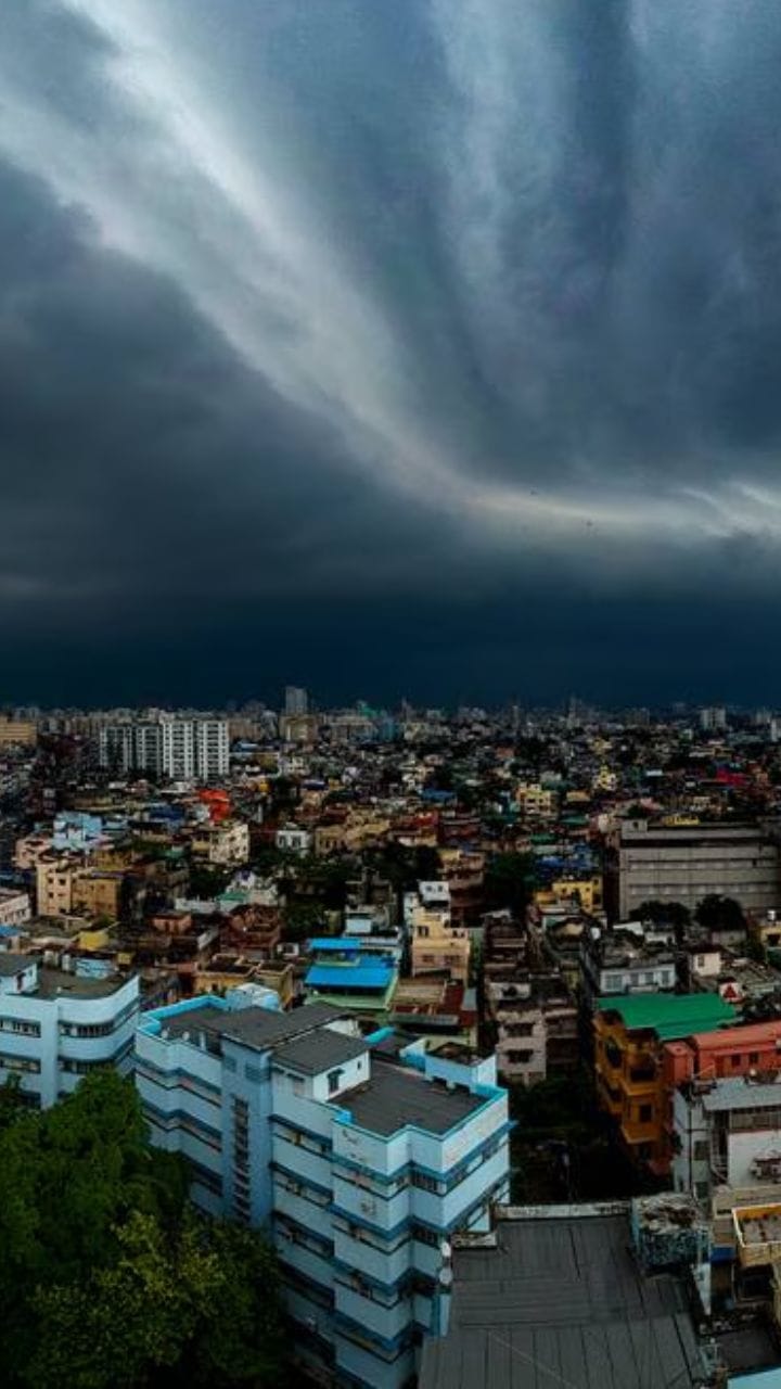 ধেয়ে আসছে কালবৈশাখী! কোথায় কোথায় সতর্কবার্তা দেখুন...