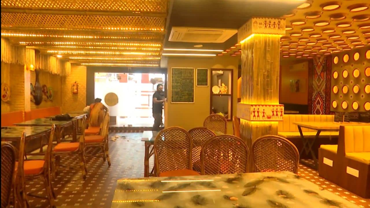 Restaurant Kolkata: মেনুতে কাটছাঁট, খাবারের দাম বাড়বে রেস্তোরাঁগুলিতে