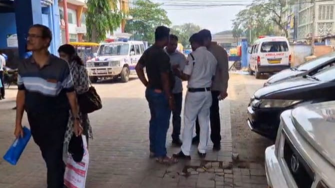 অফিস টাইমে সল্টলেক সেক্টর ফাইভে দুর্ঘটনায় মৃত্যু মহিলা আইটি কর্মীর