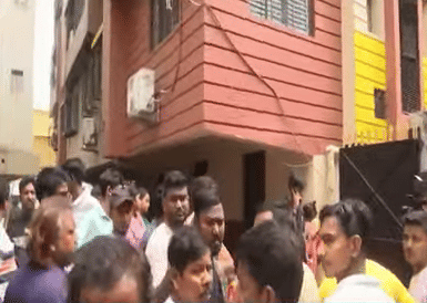 Live:দেবাশিস কুমারের বাড়িতে আয়কর হানা, কালীঘাটে TMC নেতার বাড়িতেও IT