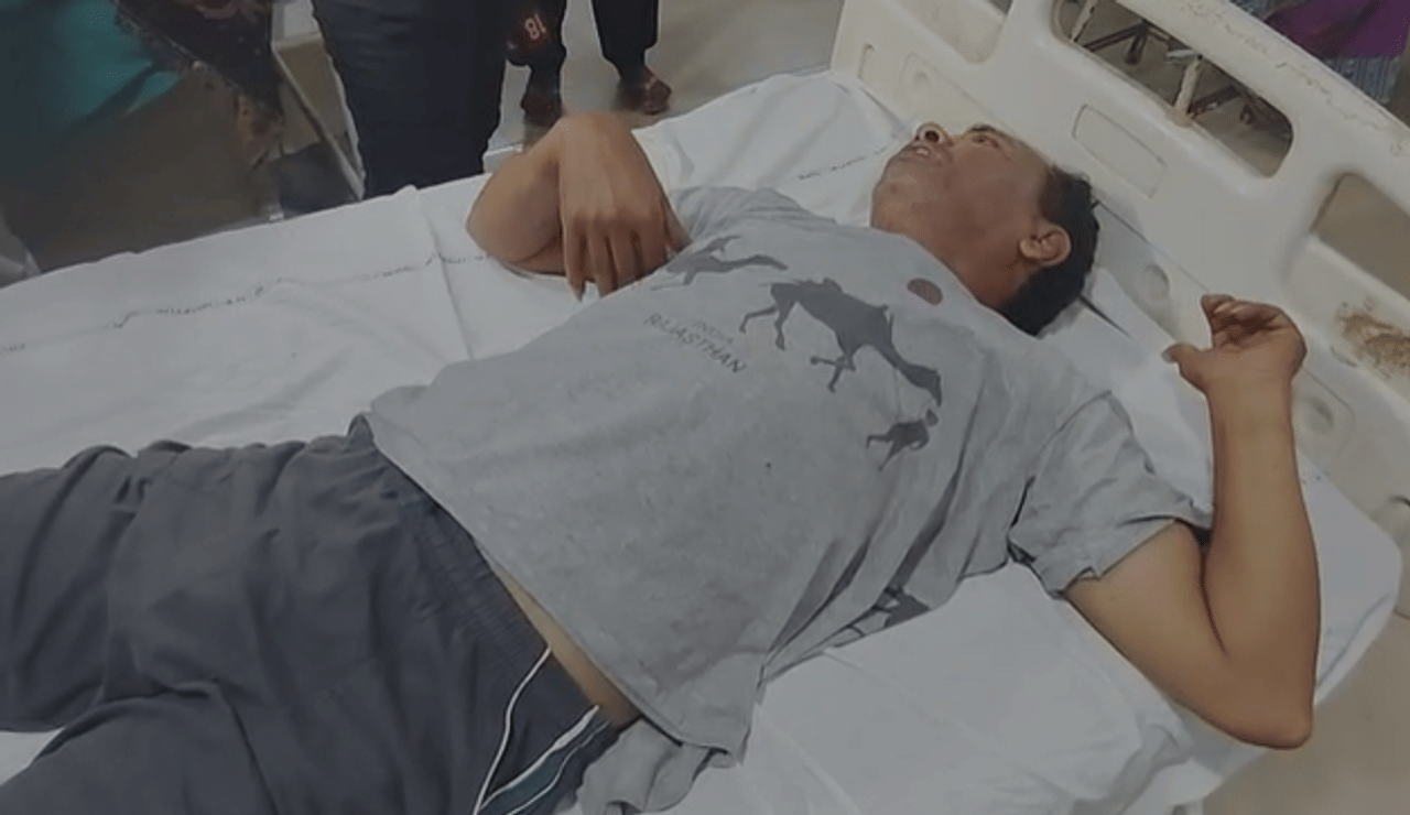 Voter Attacked by Police: ভোট দিয়ে গল্প করছিলাম...হঠাৎ মারতে শুরু করল, পুলিশের বিরুদ্ধে অভিযোগ ভোটারের